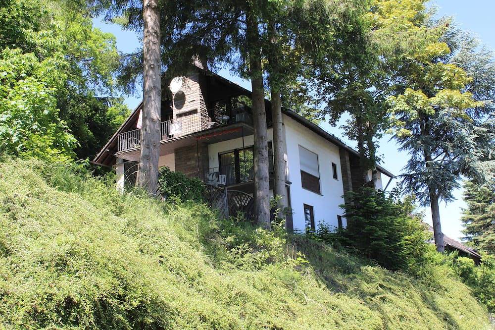 Ganze Wohnung, Gemütliche Ferienunterkunft für bis 14 Personen in der Vulkaneifel in Immerath, Vulkaneifel