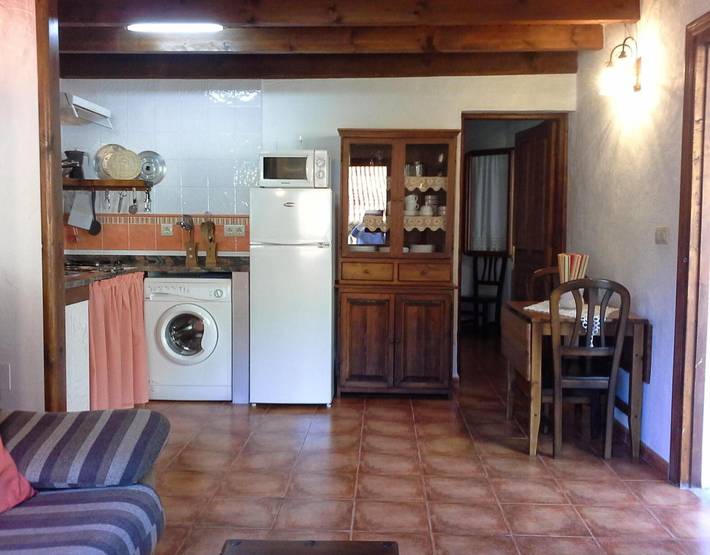 Entire apartment, Apartment 'Jana' with Mountain View, Private Terrace and Wi-Fi in Peñamellera Alta, Sierra del Cuera