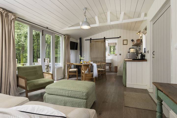 Cottage for 4 people, with Hot tub and Terrace in The Cotswolds