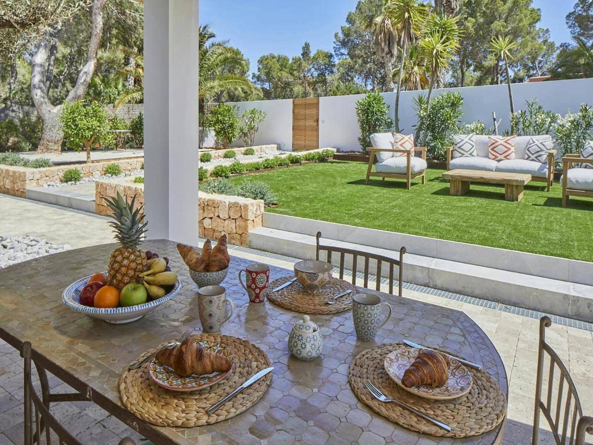 Villa in Porroig with Stunning Sea Views in Moncloa-Aravaca, Madrid