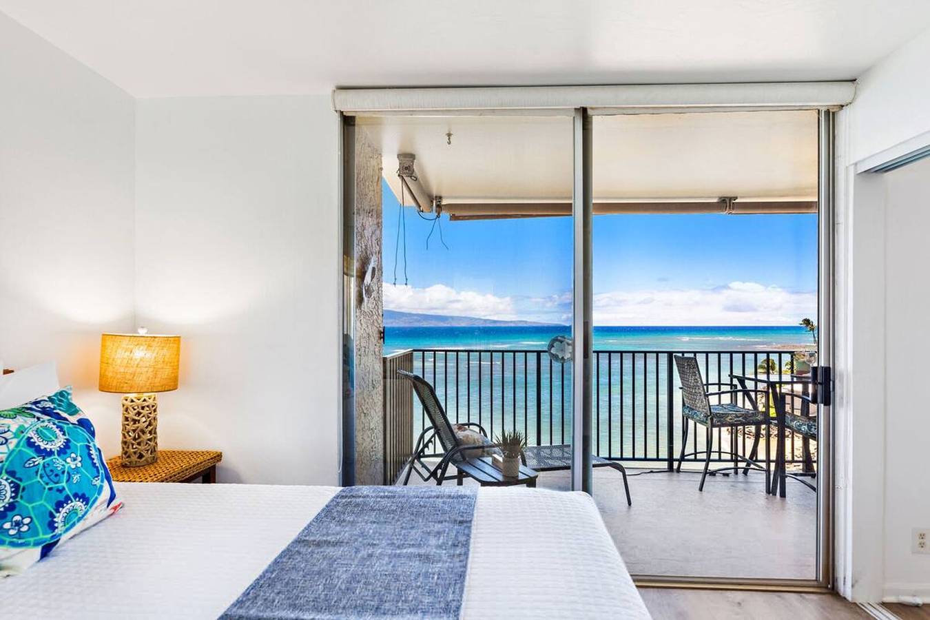 Apartamento entero, Oceanfront Corner Unit - Whales  Turtles   Sunsets w  2 Lanais in Kahana, Napili-Honokowai