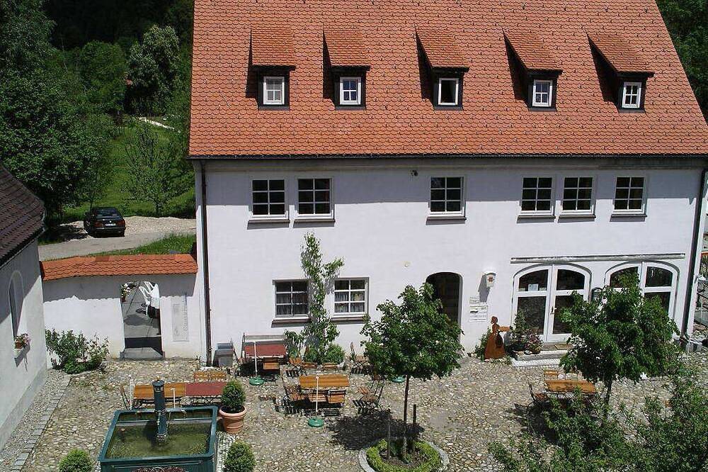 Ganze Wohnung, Stilvolle, helle Fewo \"Forelle\" im idyllischen Glasmacherdorf Schmidsfelden in Winterstetten, Leutkirch im Allgäu