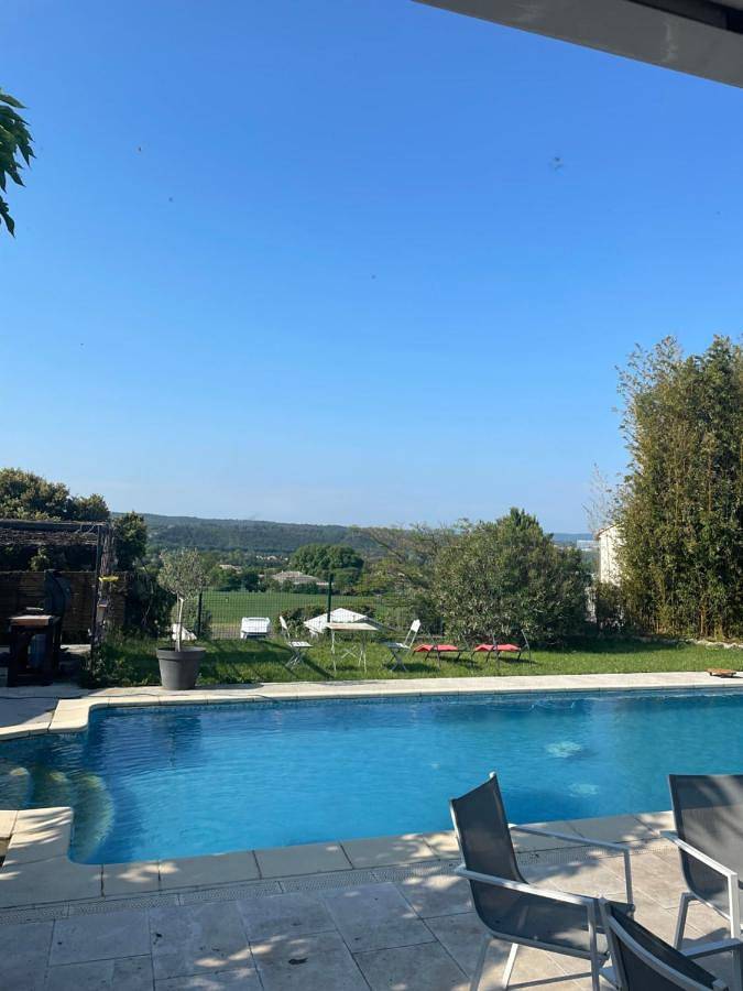 Location de vacances pour 6 personnes, avec piscine ainsi que vue et jardin à Vinon-sur-Verdon - 4