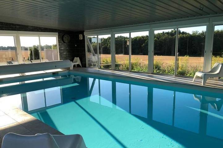 Location de vacances pour 8 personnes, avec Terrasse et Jardin à Chemillé-sur-Dême