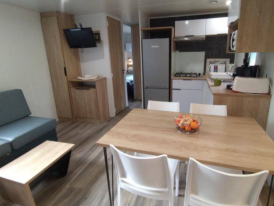 Camping La Castillonderie - Mobilheim 6 personen - Privilège 3 Schlafzimmer - 1 Badezimmer - Klimaanlage + Tv in Thonac, Périgord Noir