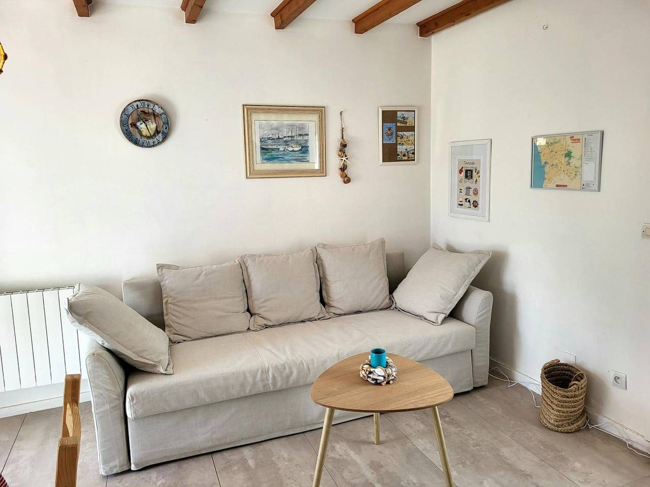 Holiday Home 'Maison De Plage Le Cocon Pirouais' with Private Terrace, Private Garden and Wi-Fi in Pirou, Coutances