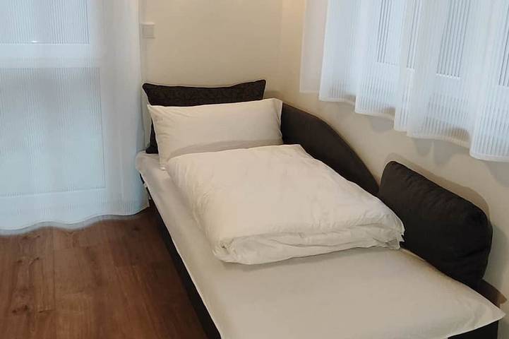 Ganze Wohnung, Ferienwohnung/App. für 3 Gäste mit 30m² in Reutlingen in Sondelfingen, Reutlingen