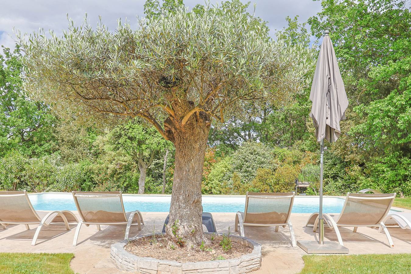 Mas des Ecureuils (8p) with pool in Provence in Meyrargues, Region de Aix-en-Provence