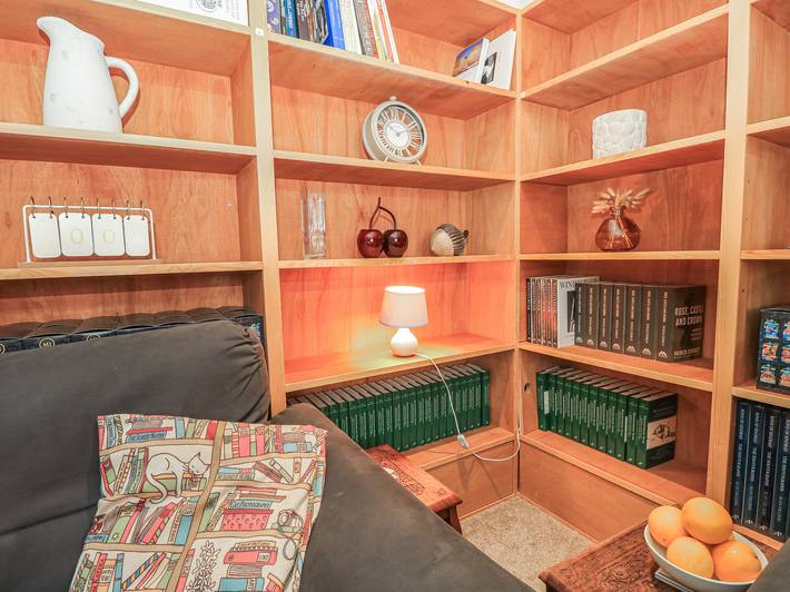 Ganze Wohnung, The Bookshop Apartment in Cowes, Isle of Wight