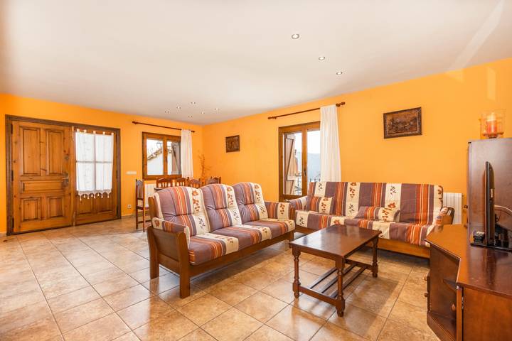 Casa rural para 6 personas, con jardín en La Ribagorza - 2