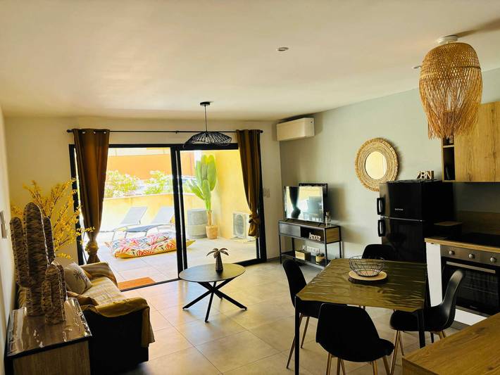 Gîte pour 4 personnes, avec terrasse dans Plage Marinella - 3