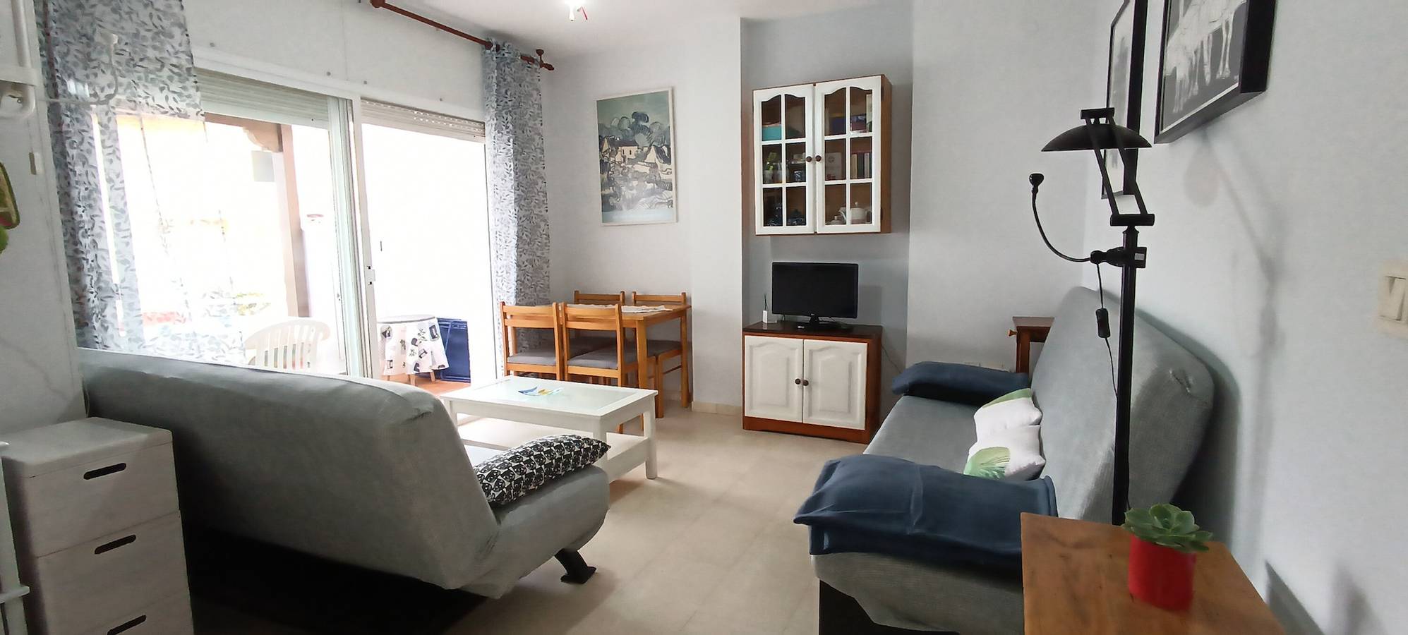 Entire apartment, Apartment 'Brisa Y Mar' with Shared Pool, Private Terrace and Wi-Fi in Calahonda, Costa Tropical