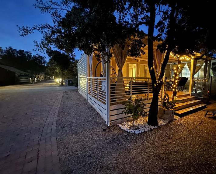 Camping für 8 Personen, mit Garten in Biograd na Moru