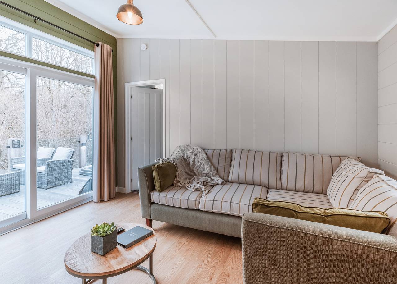 Willow Lodge Vip Hot Tub and Pet Friendly in Shropshire