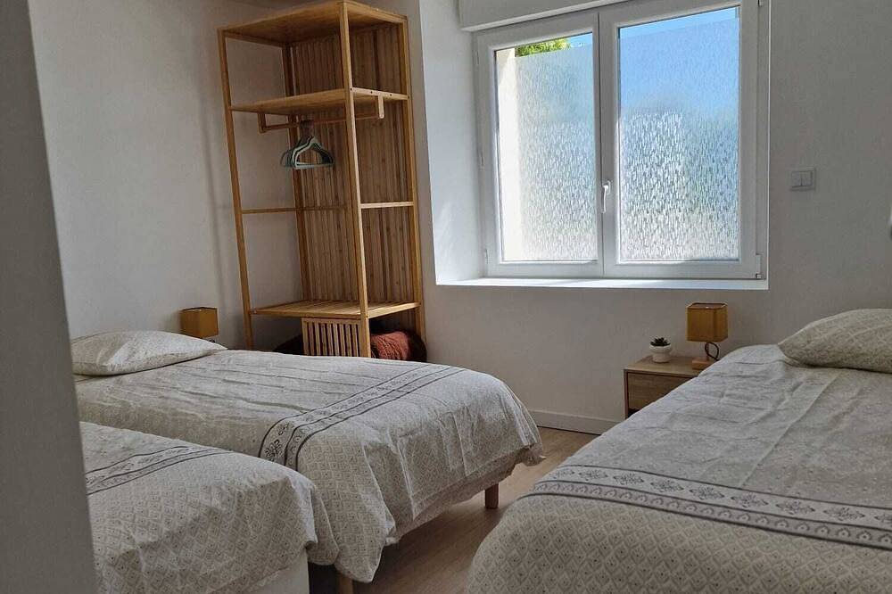 Jolie maison en pierre entièrement rénovée 15V in Saint-Berthevin, Mayenne
