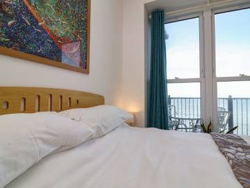 Log Cabin for 4 People in Ilfracombe, Devon, Photo 2