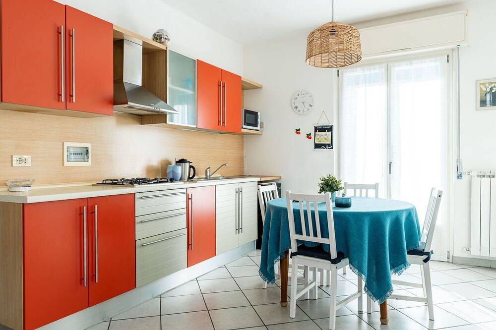 Entire apartment, Lovely apartment for 4 guests with Wifi and balcony in Taggia (City), Taggia