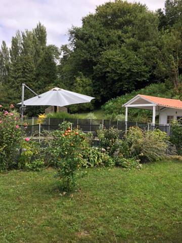 Location de vacances pour 2 personnes, avec jardin ainsi que piscine et vue à Villefranque - 4