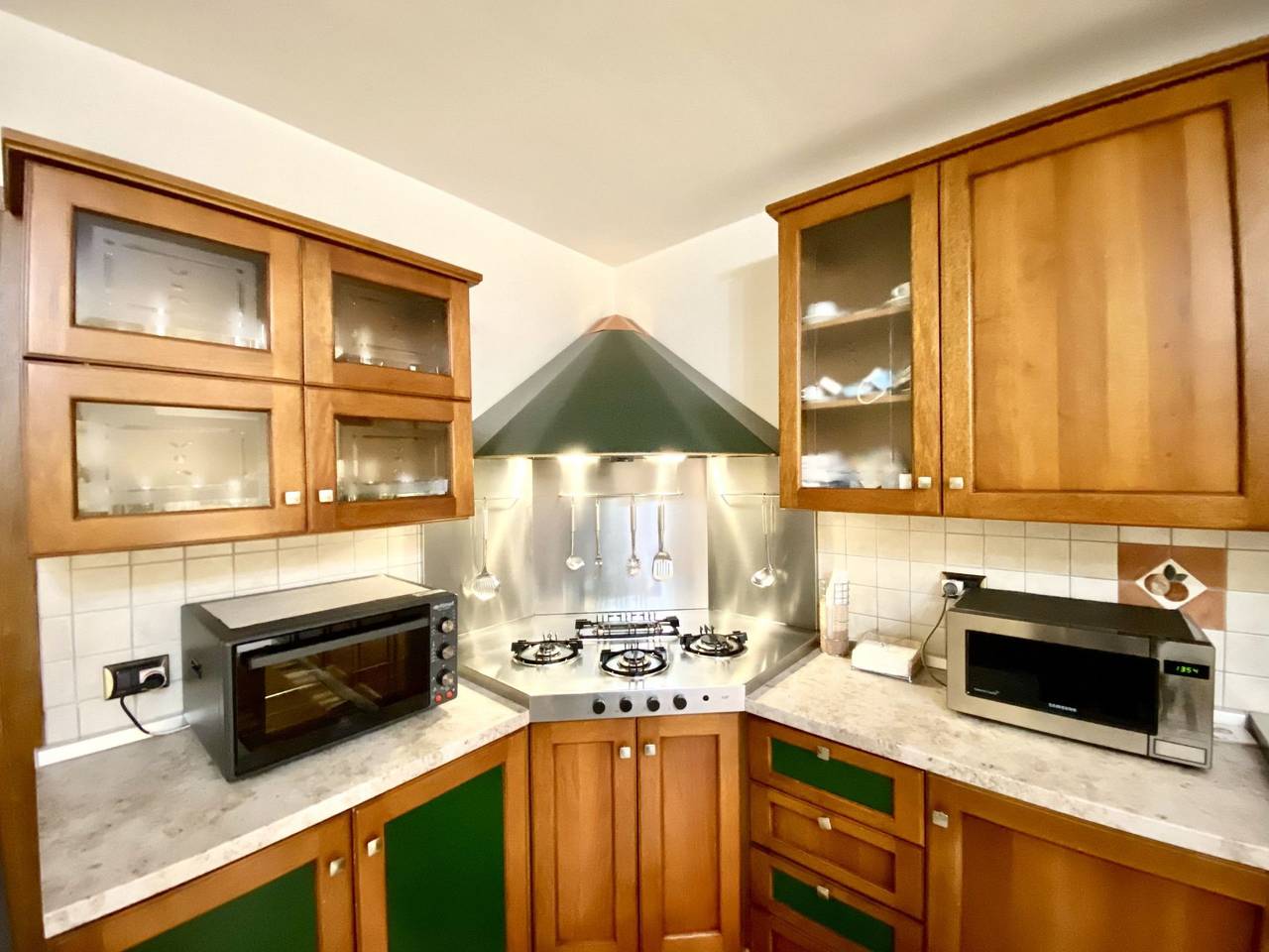 Wunderschöne Villa Oasi della Pace, mit privatem Pool, Wlan und Grillplatz in Partinico, Palermo Provinz