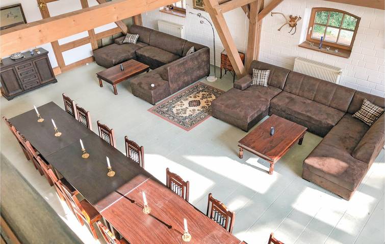 Ferienhaus für 20 Personen, mit Garten und Sauna sowie Terrasse und Pool in Mecklenburg-Schwerin - 4