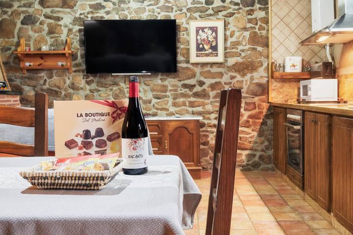 Casa Rural 'Abuelo Jose I I' en El Bierzo con Vistas a la Montaña y Balcón in Noceda del Bierzo, Cordillera Cantábrica