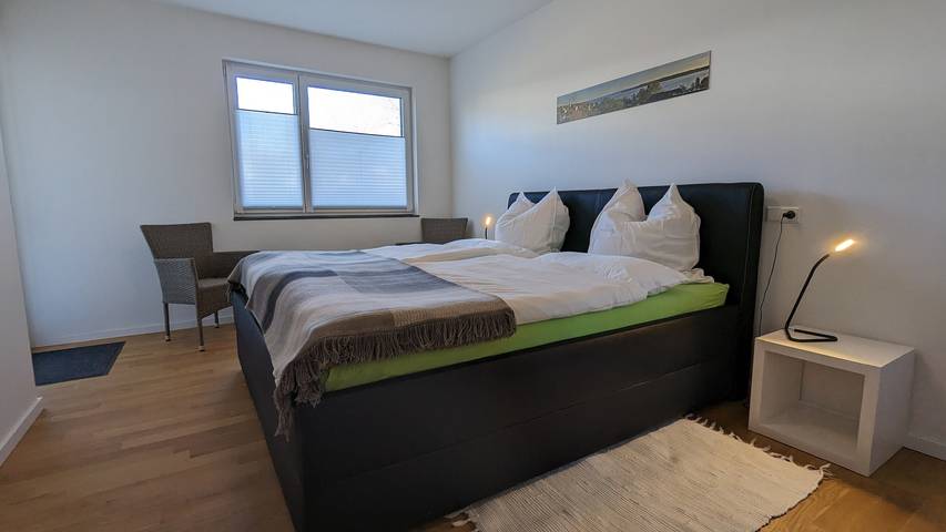 Ganze Wohnung, Ferienwohnung 'Osthafen' 200m zum See, barrierefrei mit Aufzug und Garage in Überlingen, Region Bodensee-Oberschwaben