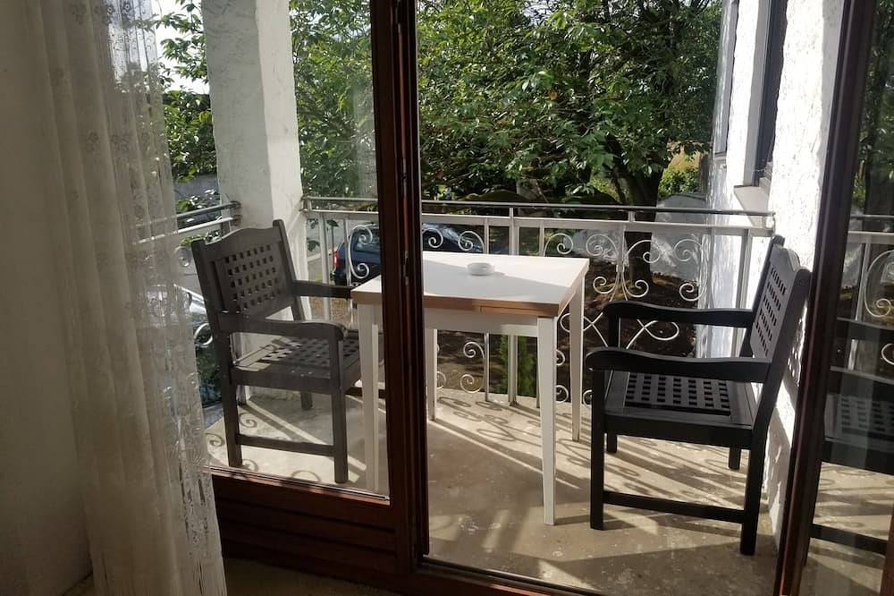 Ganze Wohnung, Gemütliches Apartment m. Balkon, Kochnische, Bad sowie Grillecke im Garten in Nordhalben, Frankenwald