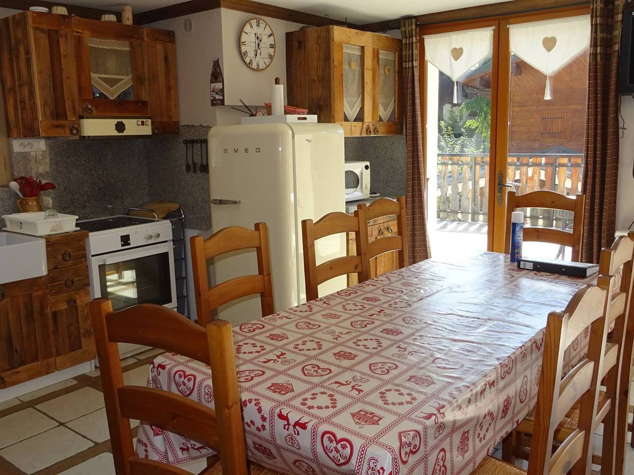 Ganze Wohnung, Komfortable 4-Zimmer-Wohnung, 9 Pers., Zentrumsnähe, Parken, große Terrasse in Les Gets, Les Portes du Soleil