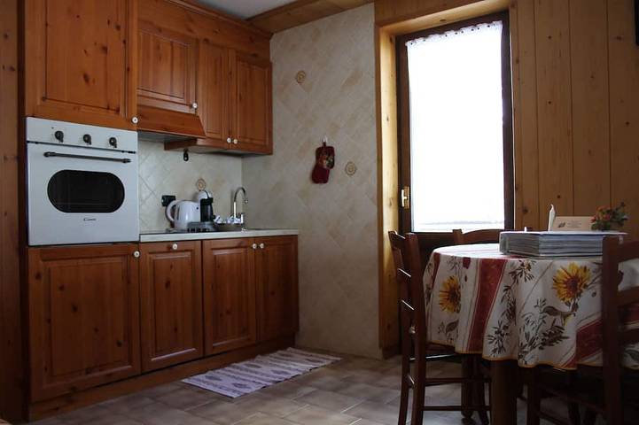 Chalet für 4 Personen, mit Balkon und Sauna sowie Whirlpool und Garten - 1