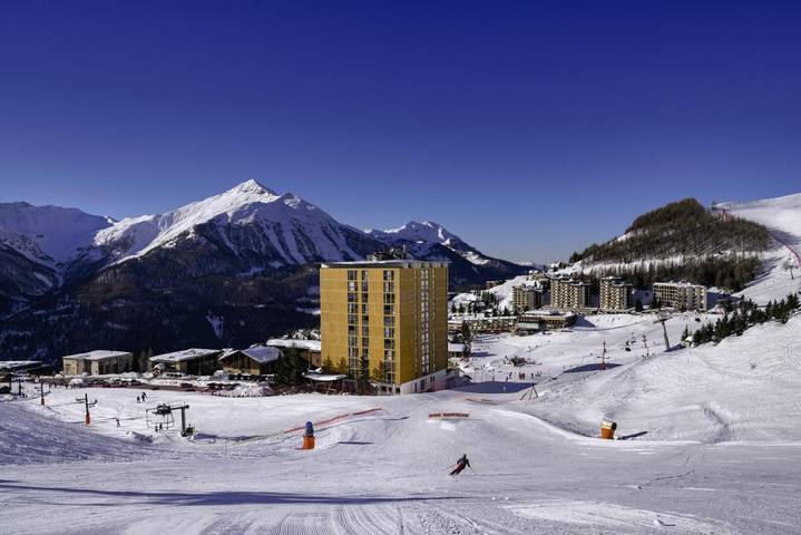 Hôtel pour 4 personnes, avec terrasse et vue