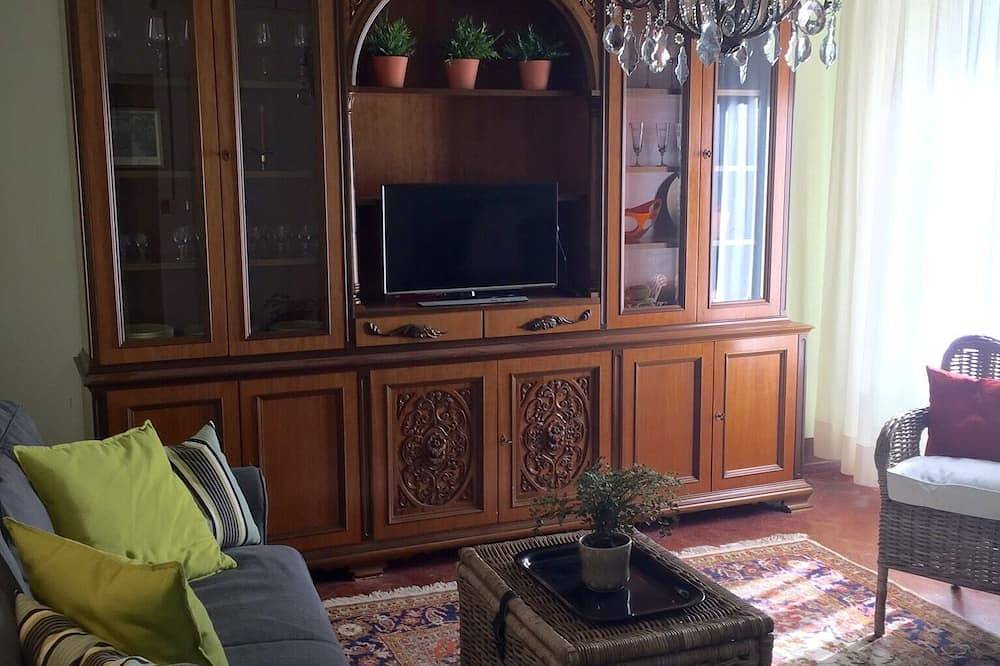 Appartamento intero, Bellezza e serenità in un premio di Montalcino Località che dormirà 4 adulti. in Montalcino, Val d’Orcia