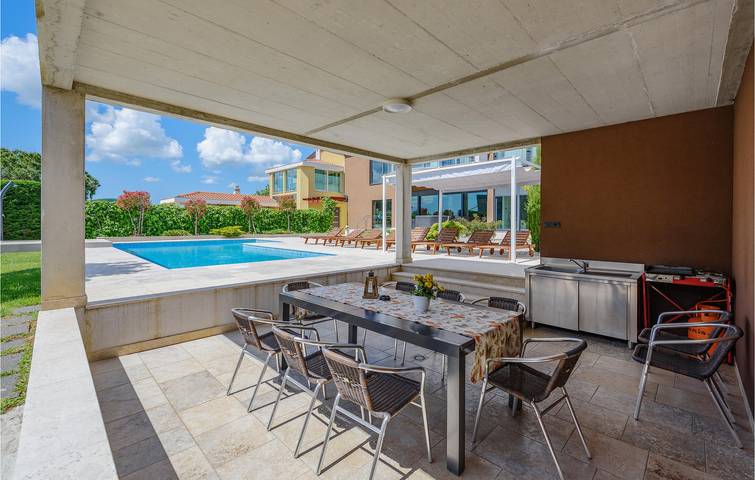 Ferienhaus für 10 Personen, mit Garten und Terrasse sowie Pool, mit Haustier in Istrien - 2