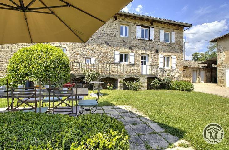 Gîte pour 11 personnes, avec Balcon ainsi que Jardin et Piscine à Régnié-Durette
