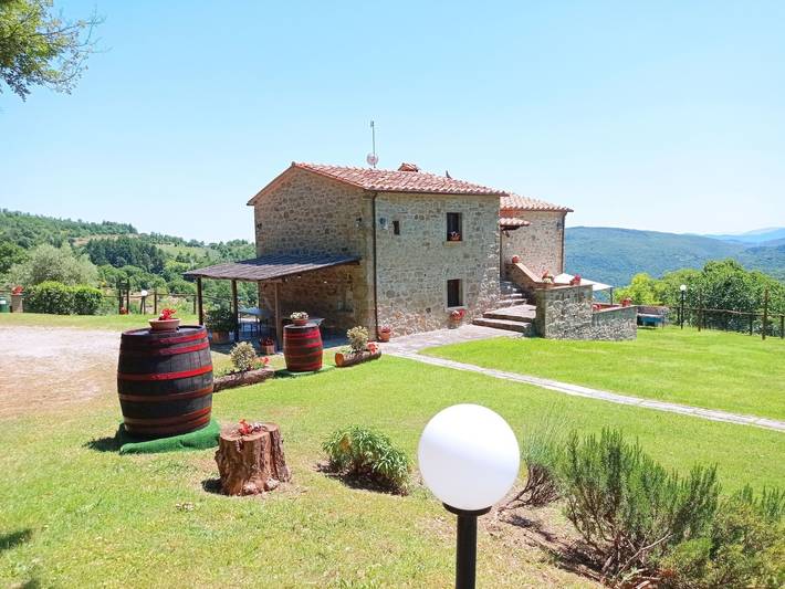 Agriturismo per 4 persone, con Balcone e Giardino nonché Piscina a Cortona