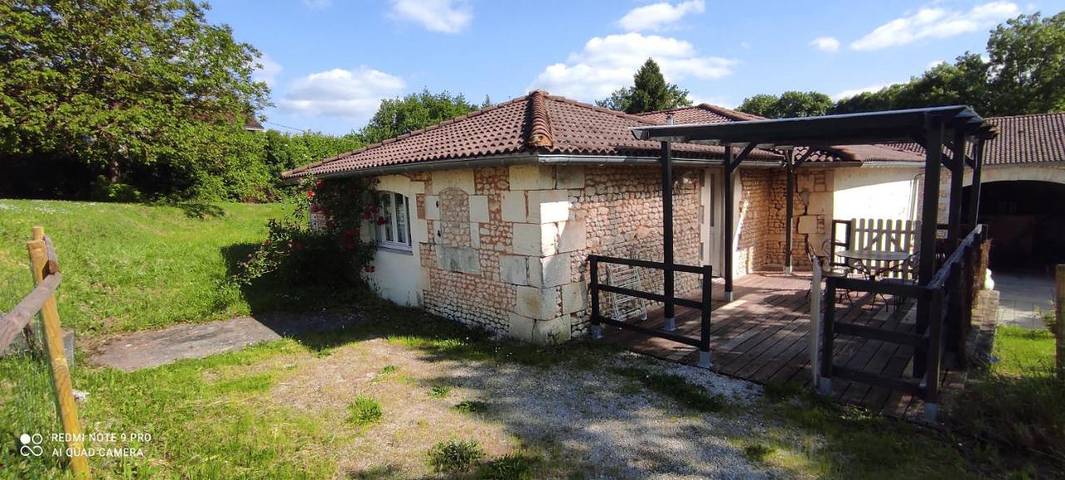 Gîte pour 4 personnes, avec jardin et terrasse à Saint-Maigrin
