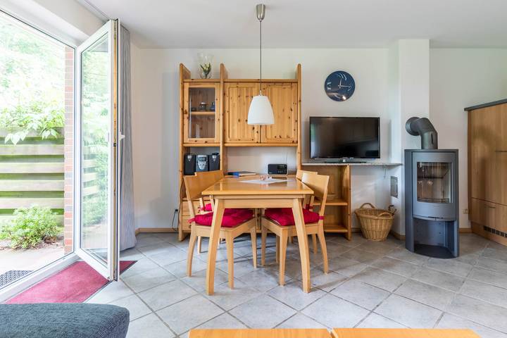 Ferienhaus für 4 Personen, mit Terrasse in Boltenhagen - 2