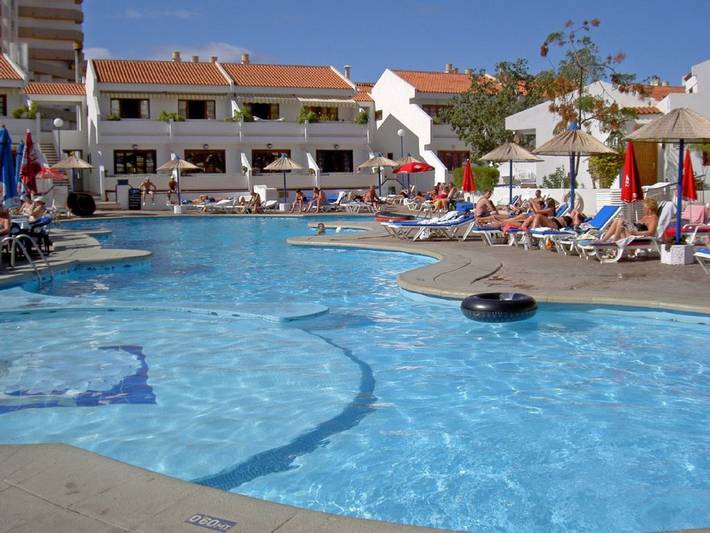 Apartamento entero, Apartamento Vacacional 'Luxurious Beach Property & Sea View' con vistas al mar, Wi-Fi y aire acondicionado in San Eugenio Alto, Adeje