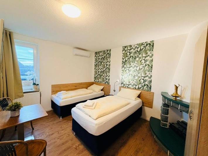 Ferienwohnung, mit Terrasse und Garten