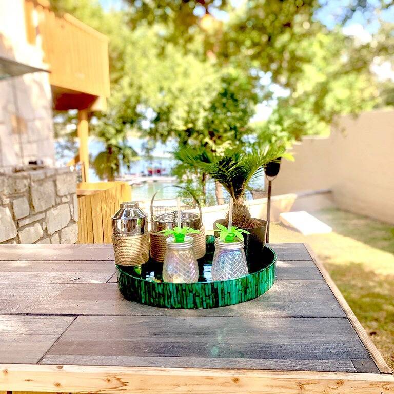 Ausgezeichnete Lage tiefes Wasser das ganze Jahr über, in der Nähe von Lebensmitteln, Restaurants, Lieferung in Lake Travis