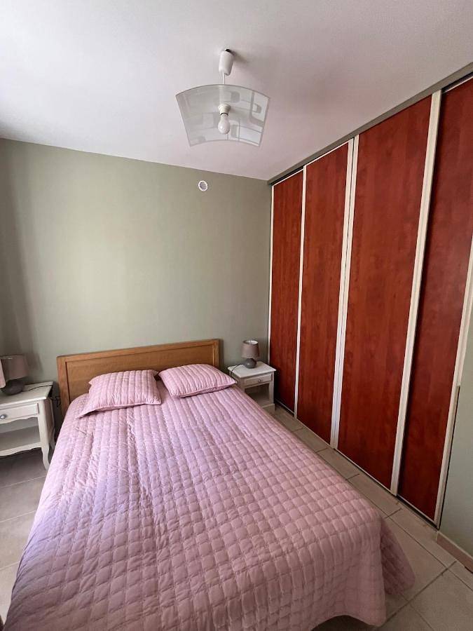 Gîte pour 4 personnes, avec vue et terrasse, animaux acceptés à La Destrousse - 2