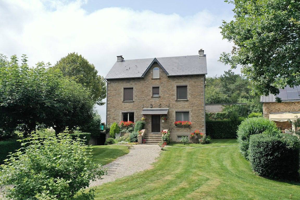 Chambres d'hôtes Le Mas Capel - Chambre Lo Puech in Salles-Curan, Aveyron
