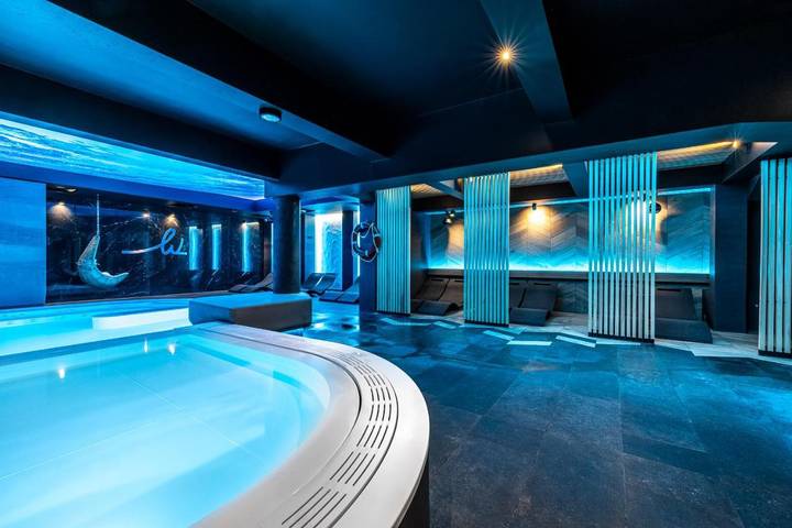 Hotel, z Balkon i Taras oraz Ogród i Basen w Augustów