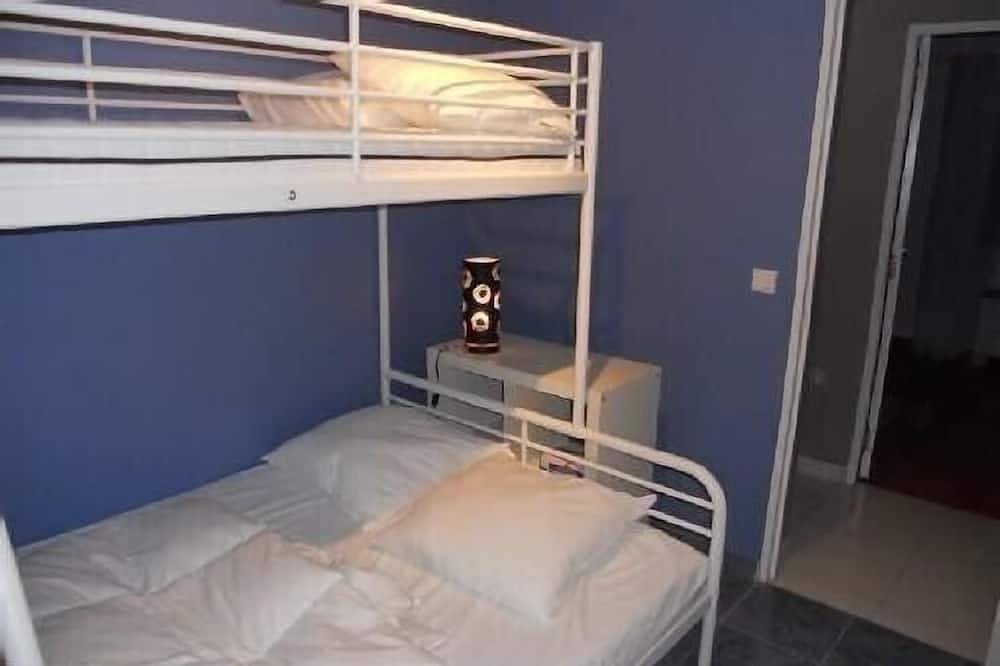 Villa de vacances 8 adultes - chambres clim -lits bb- Promo 22/8/26 au 29/8/26 in Garrigues-Sainte-Eulalie, Région de Nîmes