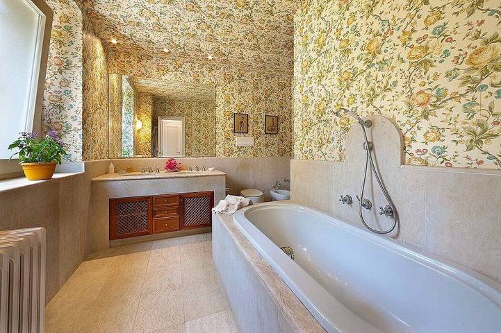 Villa Silara: A characteristic and welcoming three-story villa which faces the sun and the sea, with Free Wi-Fi. in Spiaggia nera (Maratea), Maratea