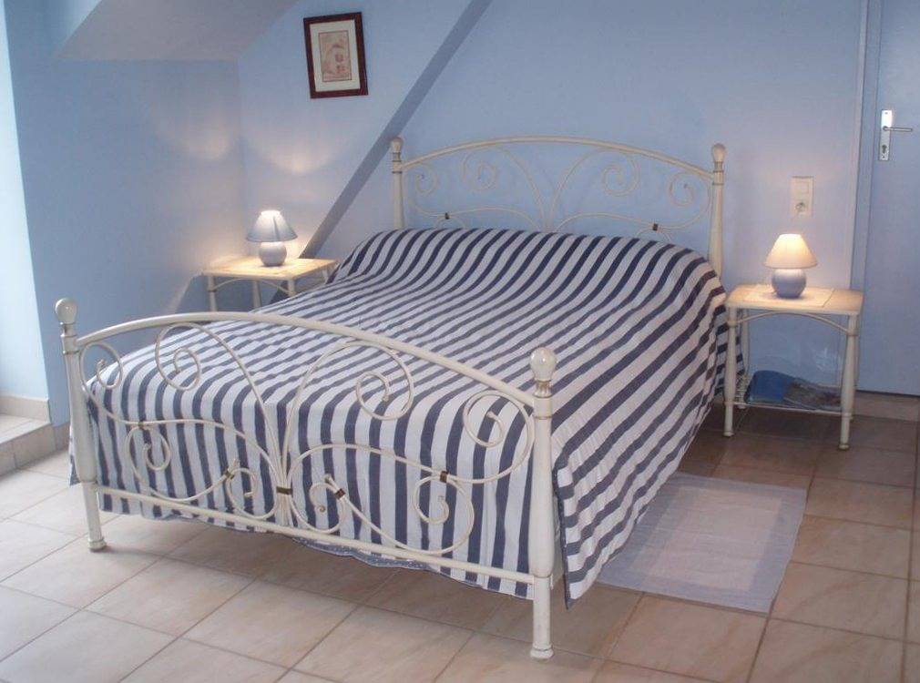 Chambres d'hôtes de Froulay - Chambre jaune in Couesmes-Vaucé, Mayenne