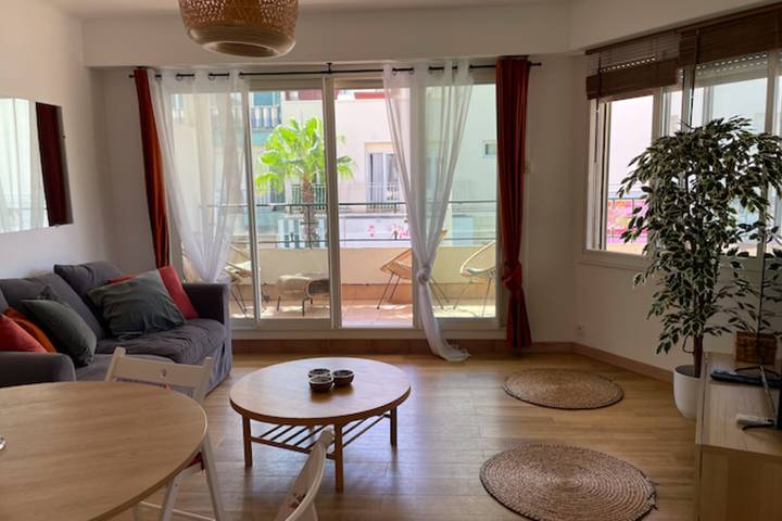 Gîte pour 4 personnes, avec terrasse à Juan-les-Pins - 2