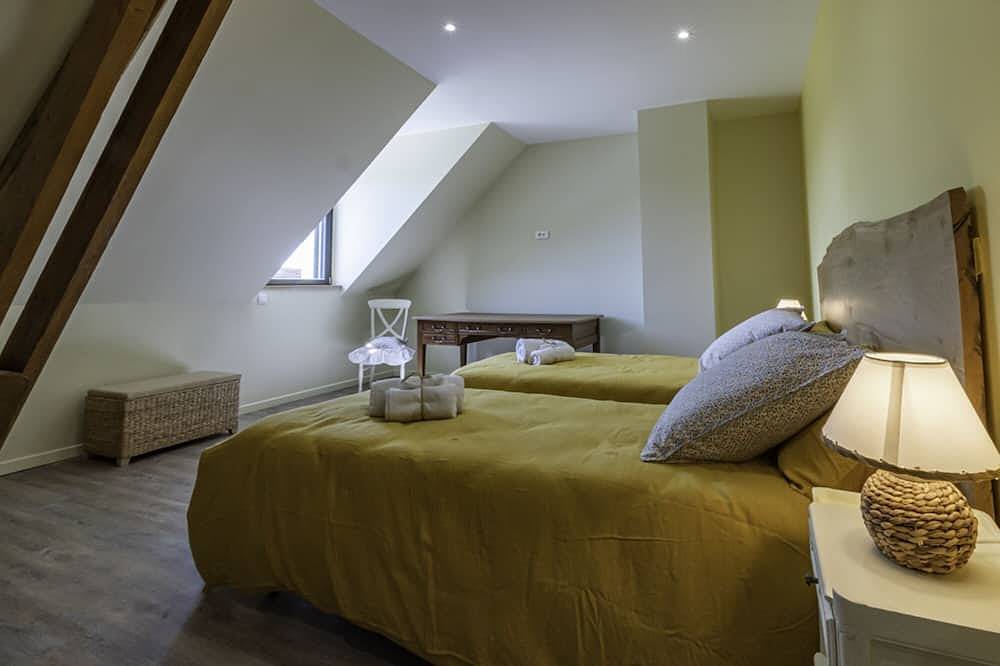 Charming 4-star gite on a farm in Champagne, private Jacuzzi in Châtillon-sur-Morin, Marne