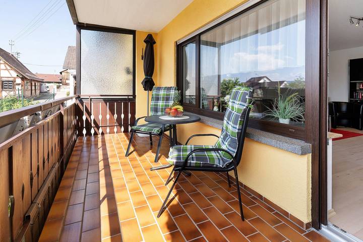 Apartamento entero, Apartamento 'La Luna' con jardín comunitario, balcón y wifi in Marxzell, Northern Black Forest
