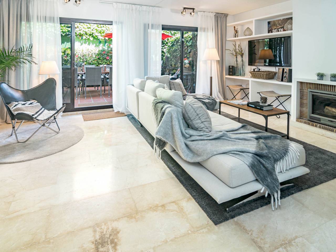 Cozy Villa in San Pedro de Alcantara for 6 with Pool, Balcony, and Modern Amenities in San Pedro Alcantara, Marbella