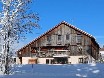 Gîte pour 6 personnes, avec jardin et vue, animaux acceptés à Les Fourgs